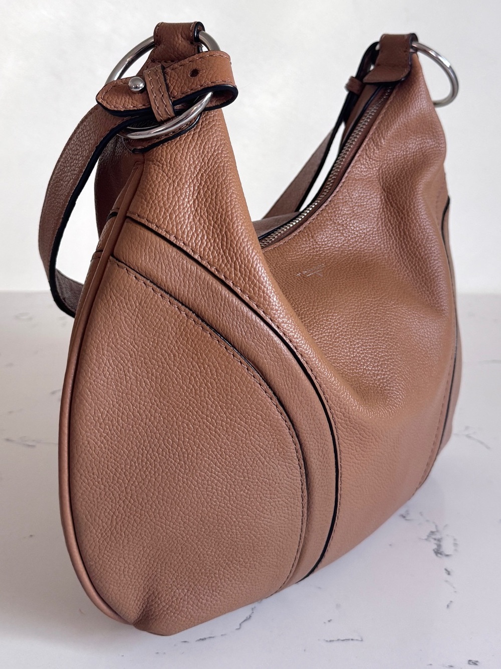 Tahari Tan Pebbled Genuine Leather Hobo Bohemian Shoulder Bag Silver Accents EUC - Picture 4 of 15